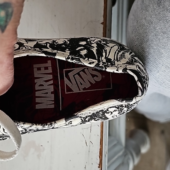 Vans - Picture 4 of 5